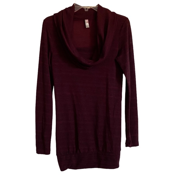 Womens Sweater - Picture 2 of 4